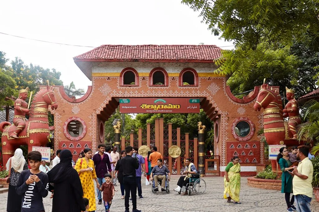 Hyderabad Art And Fun Boating Tour